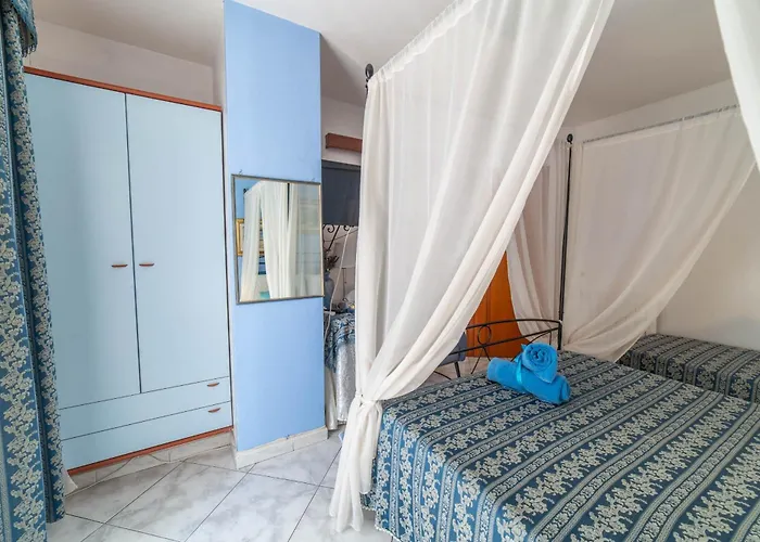 Rita E Renzo Oda ve Kahvaltı Riola Sardo